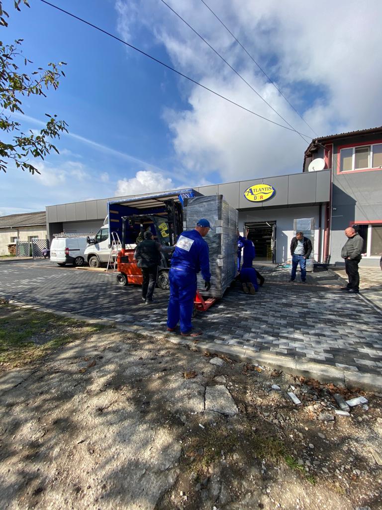 Echipa Atlantis pregătește magazinul DOR